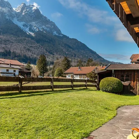 Fruehholz - Waxenstein Apartman *